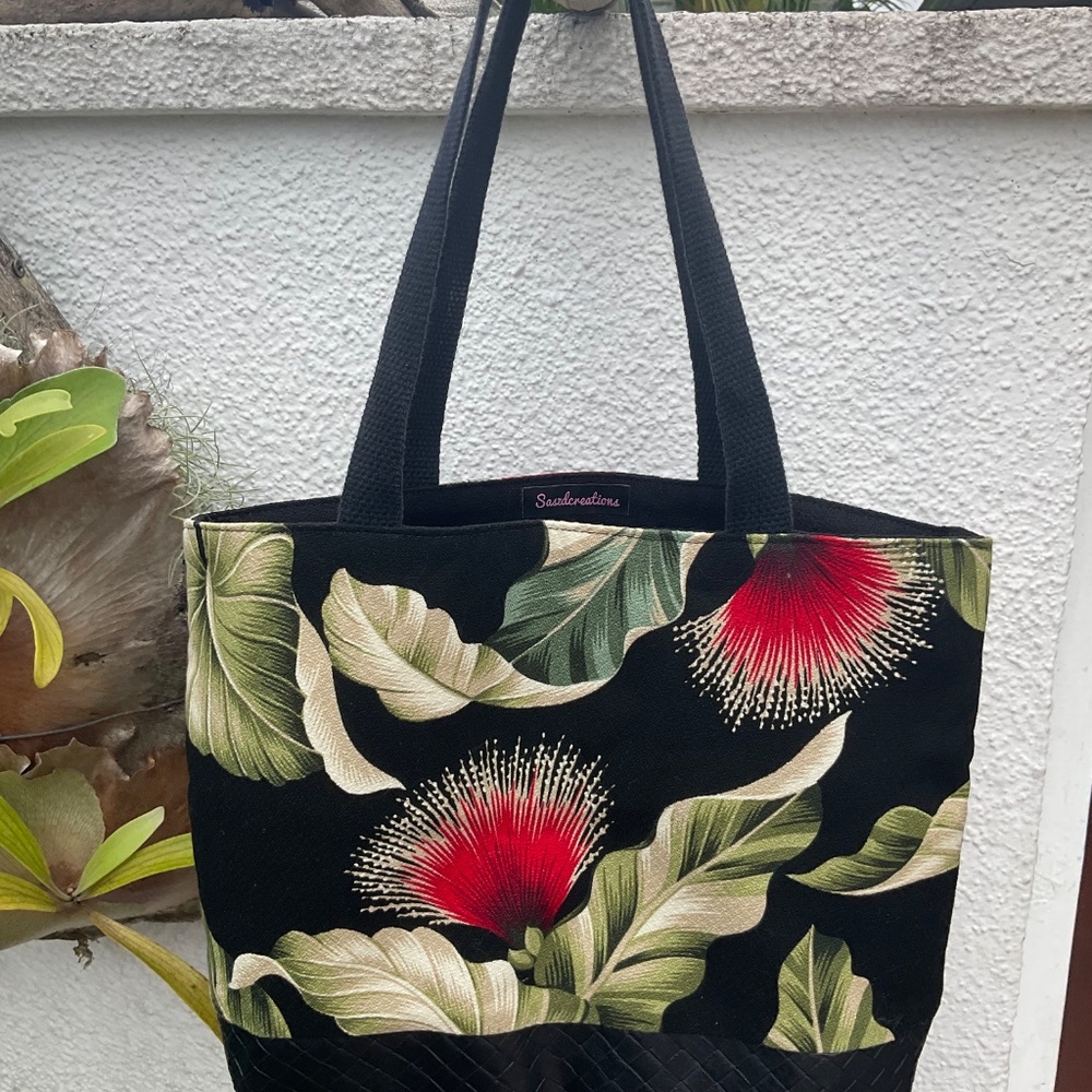 Lovely Lehua Blossom Purse - Picture 2 of 7